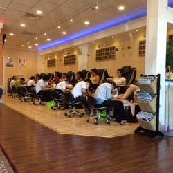 Top Nails & Spa - Very spacious!