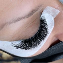 XLIV Beauty - Unveil captivating beauty with enchanting lash extensions. Discover skilled artisans who enhance your natural allure effortlessly.