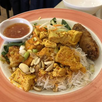 Saigon Lotus - Vermicelli with spicy tofu-seitan and crispy roll - Vietnamese Near Me - Toronto, Ontario Saigon Lotus - Vermicelli with spicy tofu-seitan and crispy roll - Vietnamese Near Me - Toronto, Ontario