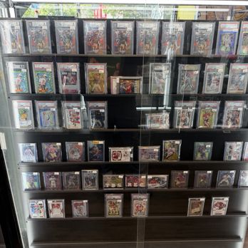 CardVault by Tom Brady - Local Sports case (except for Paige) #May2026 - Tabletop Games Near Me - San Francisco, California