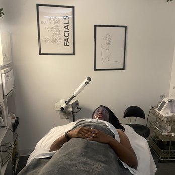 Artistry by Alita - Facial Friday - Day Spas Near Me - Grand Ledge , Michigan Artistry by Alita - Facial Friday - Day Spas Near Me - Grand Ledge , Michigan