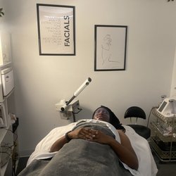 Artistry by Alita - Facial Friday