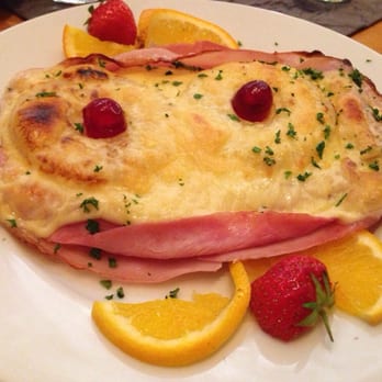 Cafe Intermezzo - Hawaii Toast - Cafes Near Me - Albstadt, BW