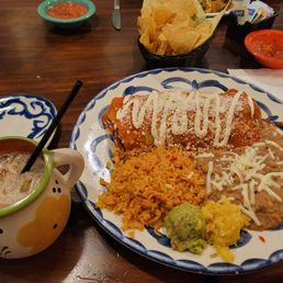 Carne asada burrito plate and ch cha chata drank! Carne asada burrito plate and ch cha chata drank!