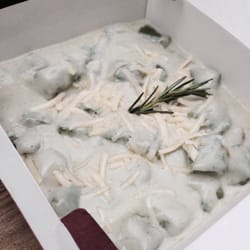 Calçada Food Truck - Gnocchi de espinafre com molho gorgonzola