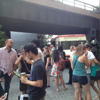 Kimchi Taco - Waiting in line on a New York summer night - Korean Near Me Kimchi Taco - Waiting in line on a New York summer night - Korean Near Me