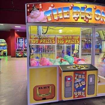 810 Entertainment - Bowling Near Me - Sterling, Virginia