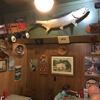 Willie's Seafood - Seafood Near Me - Valrico, Florida