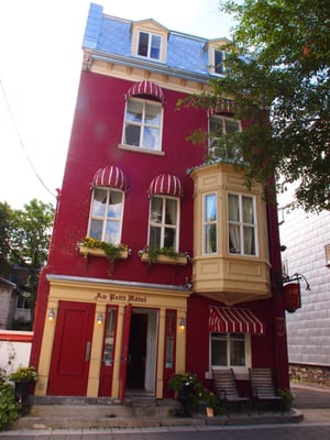 Au Petit Hôtel by null