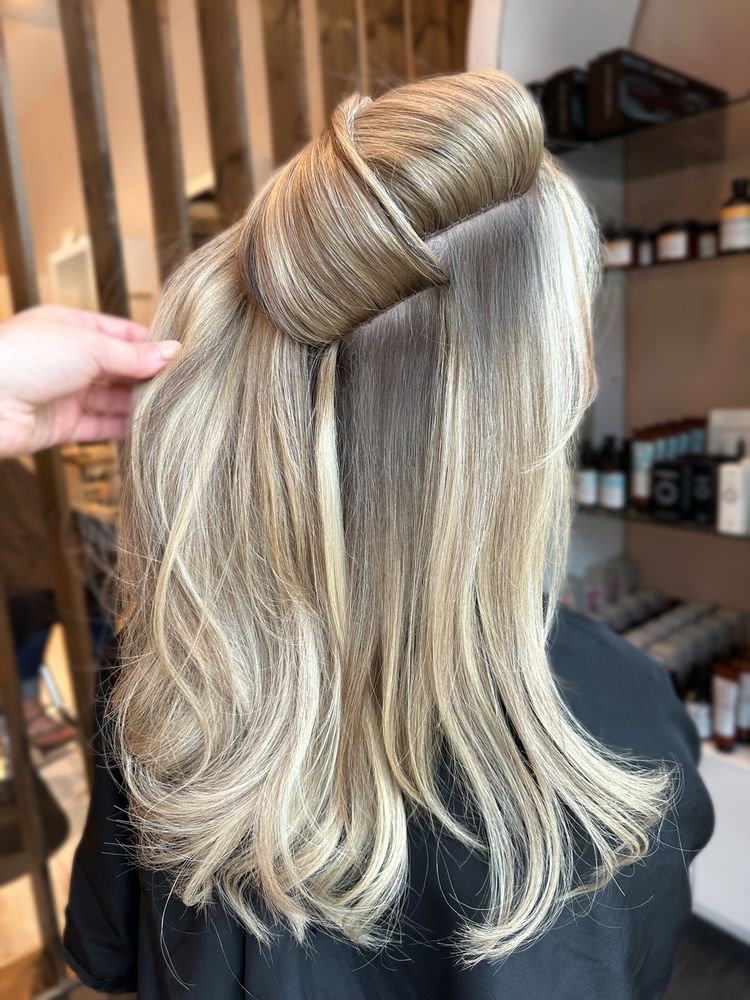 Gilded Locks Logo