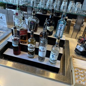 Lufthansa Senator Lounge - Drink side - Airport Lounges Near Me - Detroit, Michigan