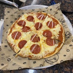 Folkz Pizzas & Saladas