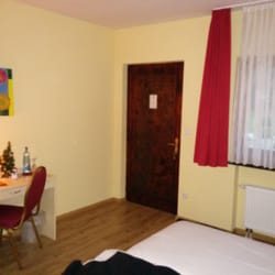 Zum Pilz - Eins der  Dreibettzimmer