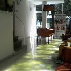 Consultorios Externos Grupo Oroño - Sala de espera de la planta baja.