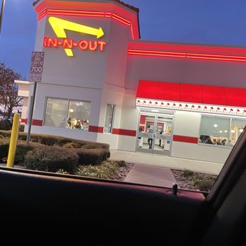 In-N-Out Burger - Front of in -n- out - Burgers Near Me - Allen, Texas In-N-Out Burger - Front of in -n- out - Burgers Near Me - Allen, Texas