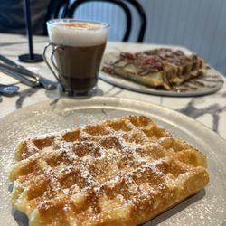 Zinneken's Belgian Waffles