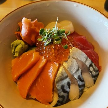 Yoroshiku - Hokkaido Chirashi Bowl - Ramen Near Me - Seattle, Washington Yoroshiku - Hokkaido Chirashi Bowl - Ramen Near Me - Seattle, Washington