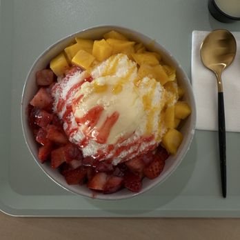 Deluna Dessert Cafe - Bubble Tea Near Me - Sacramento, California
