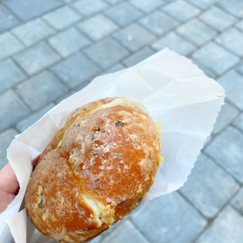 LA LA Bakeshop - Garlic bun. Wanted to save half...ended up eating the whole thing - Vietnamese Near Me - Toronto, Ontario LA LA Bakeshop - Garlic bun. Wanted to save half...ended up eating the whole thing - Vietnamese Near Me - Toronto, Ontario