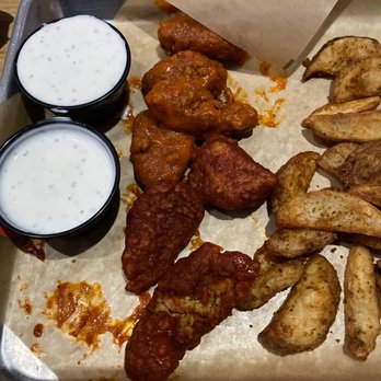 Buffalo Wild Wings - Mini wings - Chicken Wings Near Me - Pearland, Texas Buffalo Wild Wings - Mini wings - Chicken Wings Near Me - Pearland, Texas