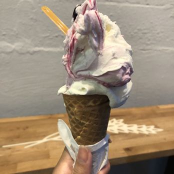 Farinella - Small gelato $4.50 - sour cherry and straciatella - Pizza Near Me - Ottawa, Ontario