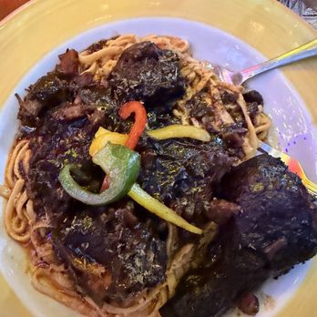 Rockas Jamaican Kitchen - Oxtail and Jerk Chicken Rasta pasta - Caribbean Near Me - Playa del Carmen, ROO