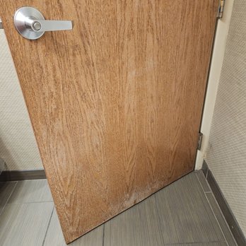 Hampton Inn Muskegon - Mildew on bathroom door - Hotels Near Me - Muskegon, Michigan Hampton Inn Muskegon - Mildew on bathroom door - Hotels Near Me - Muskegon, Michigan