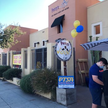 Perry's Joint - Supporting the neighborhood and John Muir fundraiser...  Class 1979.... - Sandwiches Near Me - Pasadena, California