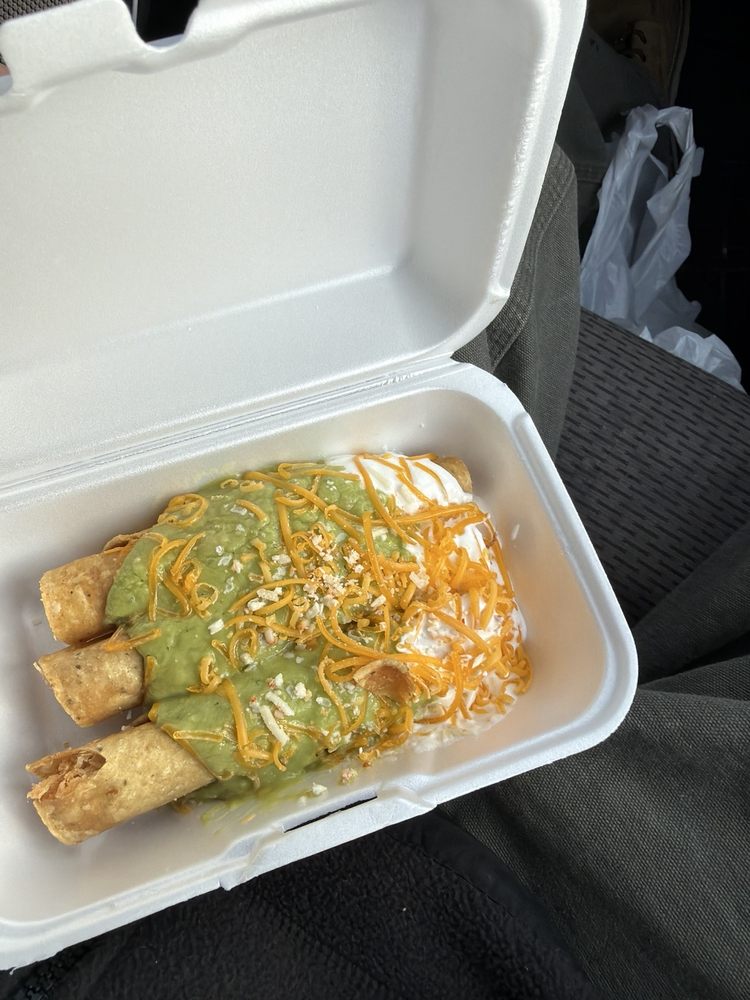 Roberto's Taco Shop