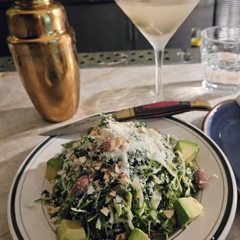 Jemma Hollywood - Jame's Kale Salad: Excellent rabbit food, a must get. - Italian Near Me - Los Angeles, California