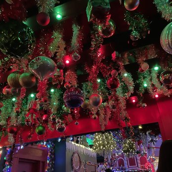 Tinsel - Decoration inside - Bars Near Me - Philadelphia, Pennsylvania