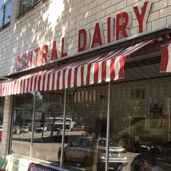 Central Dairy - Fun, retro feel - Ice Cream & Frozen Yogurt Near Me - Jefferson City, Missouri
