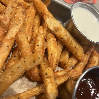 Blackfinn Ameripub - Ballantyne - Finn Fries - New American Near Me - Charlotte, North Carolina Blackfinn Ameripub - Ballantyne - Finn Fries - New American Near Me - Charlotte, North Carolina