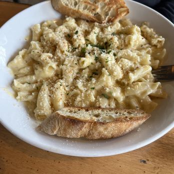 Upland FSQ Brewery - Wit Macaroni and Cheese - Brewpubs Near Me - Indianapolis, Indiana Upland FSQ Brewery - Wit Macaroni and Cheese - Brewpubs Near Me - Indianapolis, Indiana