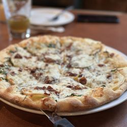 Paesanos - Gorgonzola & Fuji Apple