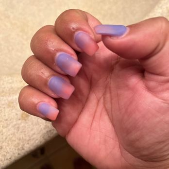 Wynn Nails & Spa - Horrible ombré and not even matching - Nail Salons Near Me - Irvine, California