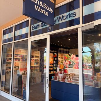 Bath & Body Works - Entrance - Cosmetics & Beauty Supply Near Me - Chandler, Arizona