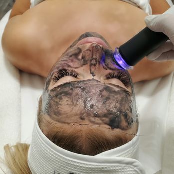 Studio R Salon & Spa - Oxygeneo 3-in-1 Premium Oxypod Balance Facial - Skin Care Near Me - Edmonton, Alberta Studio R Salon & Spa - Oxygeneo 3-in-1 Premium Oxypod Balance Facial - Skin Care Near Me - Edmonton, Alberta