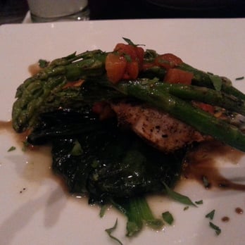 John Gray's Kitchen - Grilled chicken with asparagus and house sauce - International Near Me - Puerto Morelos, ROO John Gray's Kitchen - Grilled chicken with asparagus and house sauce - International Near Me - Puerto Morelos, ROO