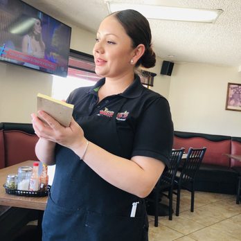 Jessie's Mexican Seafood - Waitress "Raquel" - Mexican Near Me - Azusa, California
