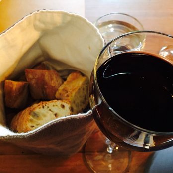 Les Artistes - Vin italien. Laissez-vous tenter. - Restaurants Near Me - Angoulême, 16 Les Artistes - Vin italien. Laissez-vous tenter. - Restaurants Near Me - Angoulême, 16