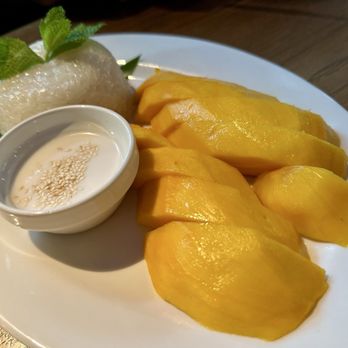 Bai Tong Thai Street Cafe - Mango Sticky Rice - Thai Near Me - Seattle, Washington