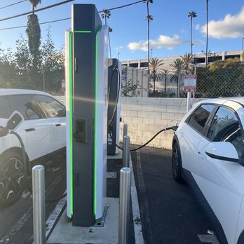 Electrify America - EV Charging Stations Near Me - Glendale, California Electrify America - EV Charging Stations Near Me - Glendale, California