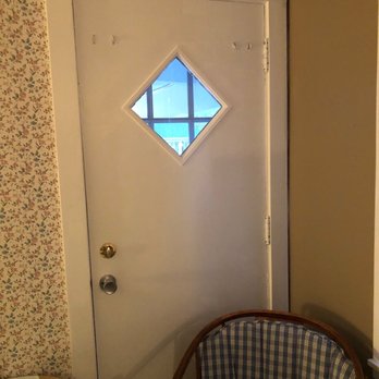 1896 House - This is the window that did not have a shade - Hotels Near Me - Williamstown, Massachusetts