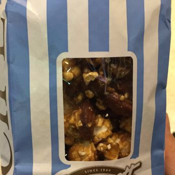 Garrett Popcorn Shops - Almond caramel popcorn - Popcorn Shops Near Me - Chicago, Illinois Garrett Popcorn Shops - Almond caramel popcorn - Popcorn Shops Near Me - Chicago, Illinois