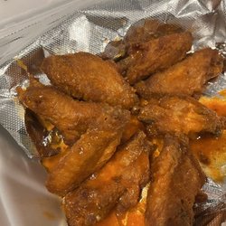 Zesty Zzeeks Pizza and Wings - Bone In Wings