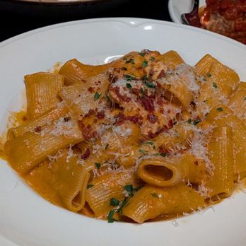 Moderna Bar & Pizzeria - Rigatoni alla vodka - Pizza Near Me - Austin, Texas Moderna Bar & Pizzeria - Rigatoni alla vodka - Pizza Near Me - Austin, Texas
