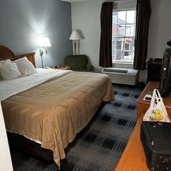Quality Inn Dublin I-81 - Coming in to my room.