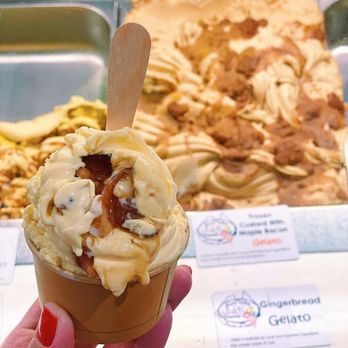 Hunter Valley Smelly Cheese Shop - Frozen Custard w/ Maple Bacon Gelato - Grocery Near Me - Pokolbin, NSW