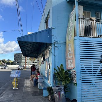 Waiola Shave Ice - Ice Cream & Frozen Yogurt Near Me - Honolulu, Hawaii